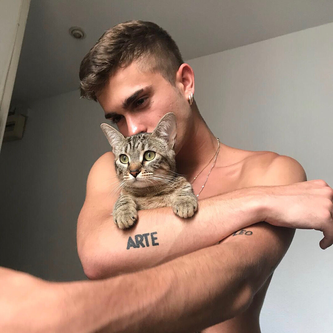 Luvs his pussy