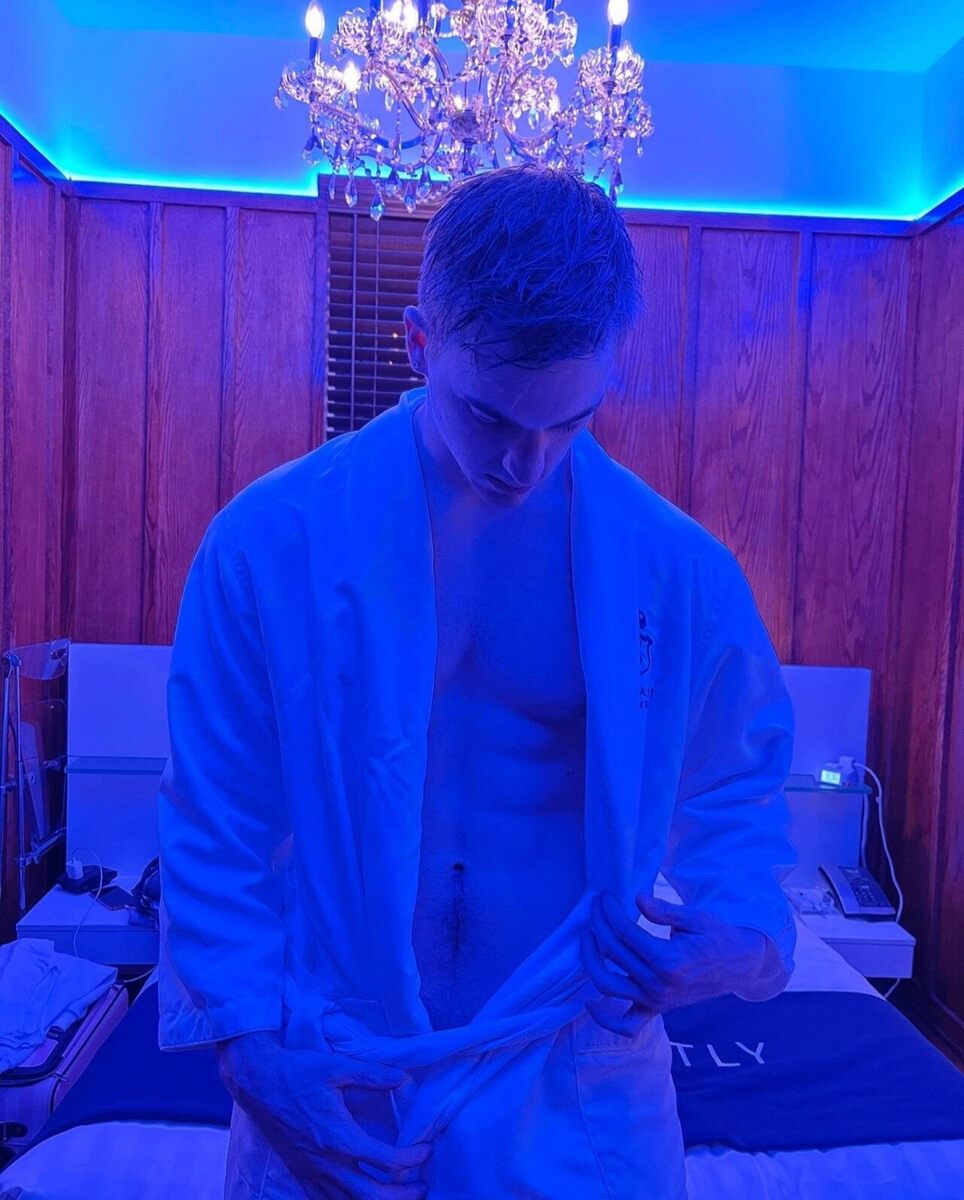 Looks like he did his best to transform his room at the Days Inn for that special romantic rendezvous.