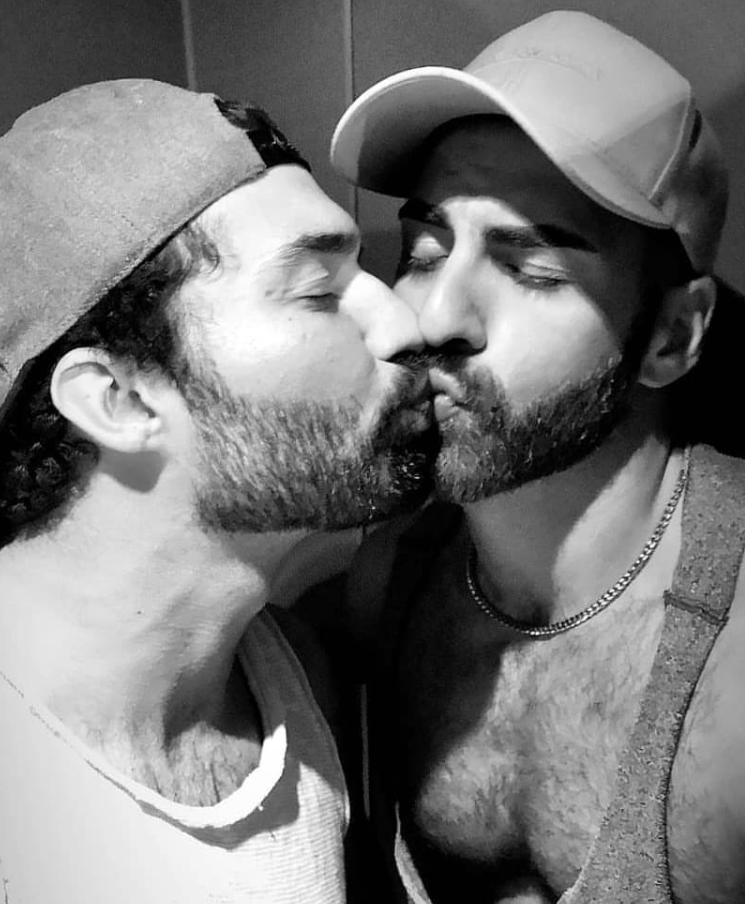 Why in such situations at least one guy needs to wear his cap backwards…