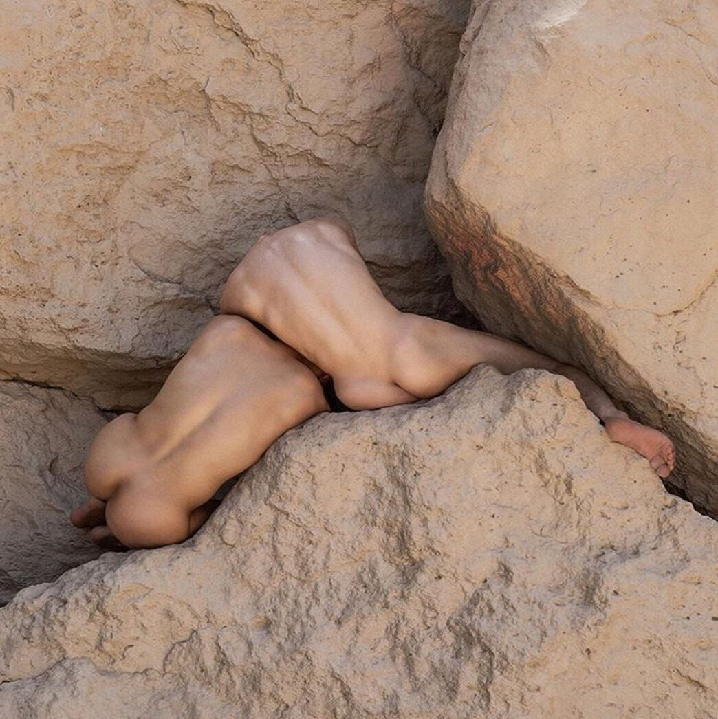 Getting it on between the rocks…