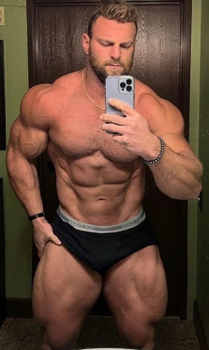 Big muscle selfie…