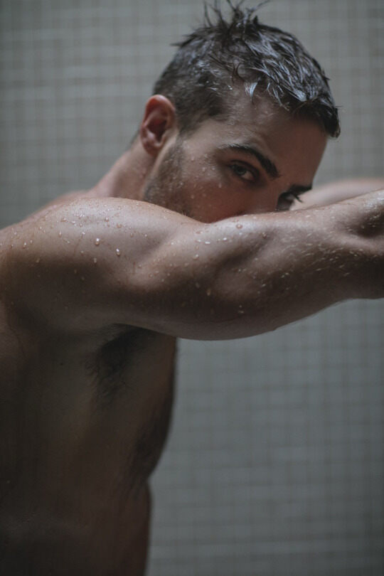 I posted this guy seven pics previously and he is still waiting for someone to jump in the shower with him!