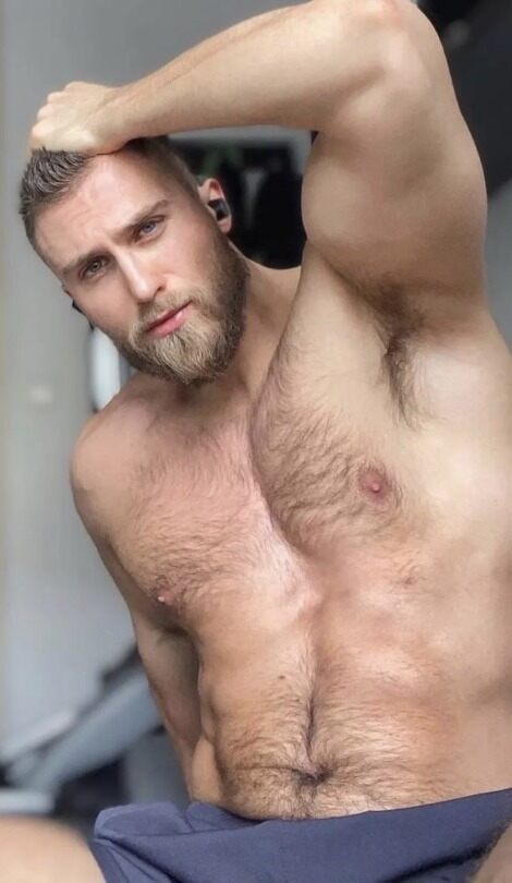 Hunk alert...!