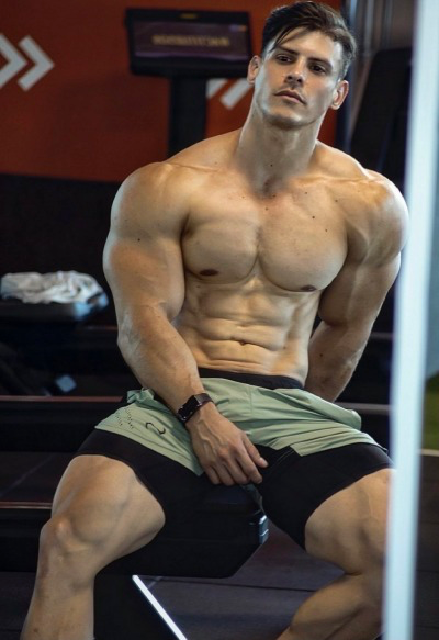 Has his eye on a guy on the other side of the gym with whom he plays to have a “post workout session”.