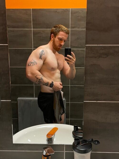 That arm usually only get that pumped after he jerks off which is part of his usual post workout routine….