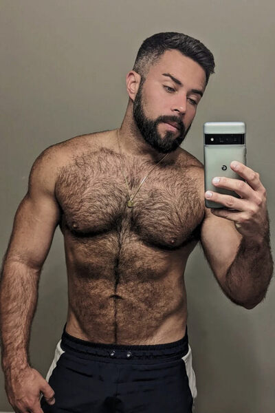 Furry muscle selfie