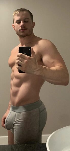 Bulging selfie