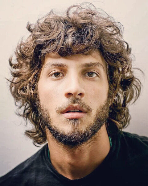One freaking handsome dude!  WOOF!