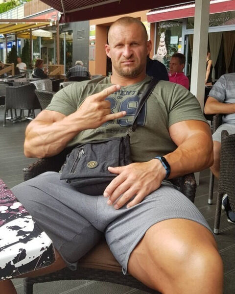 The big guy is sending you a signal…
