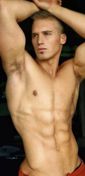 Blondish smooth muscle pits