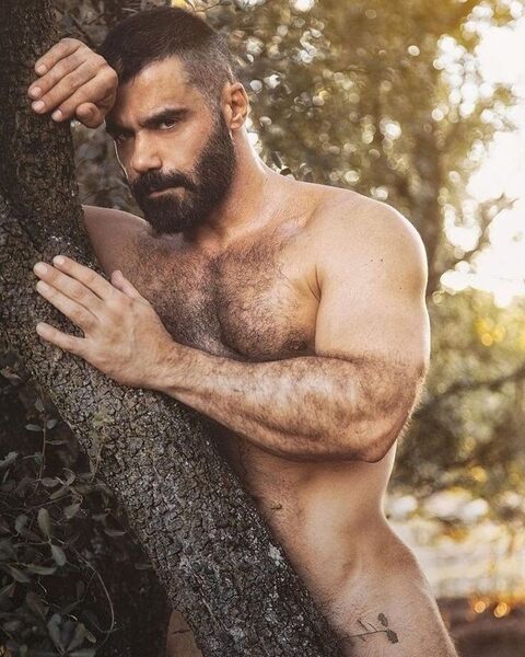 Tree hugging hairy muscle