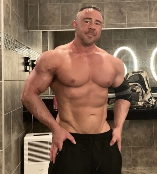 DILF that’s lookin’ good!