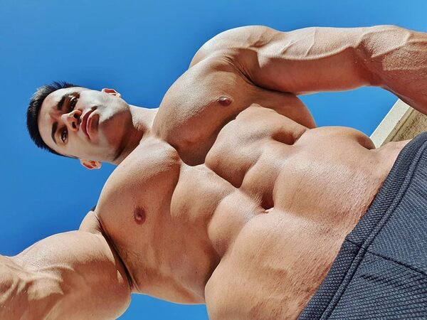 The view form the knees and it’s obvious what he wants you to do…