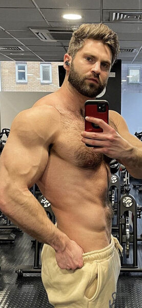 Gym selfie side