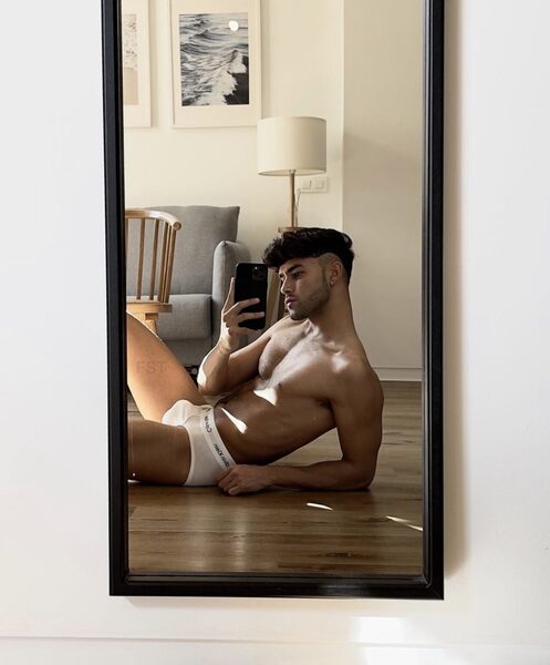 Perfectly framed selfie!