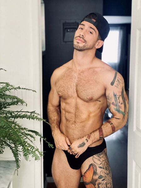 This guy never saw a dick he didn’t want to totally suck dry.