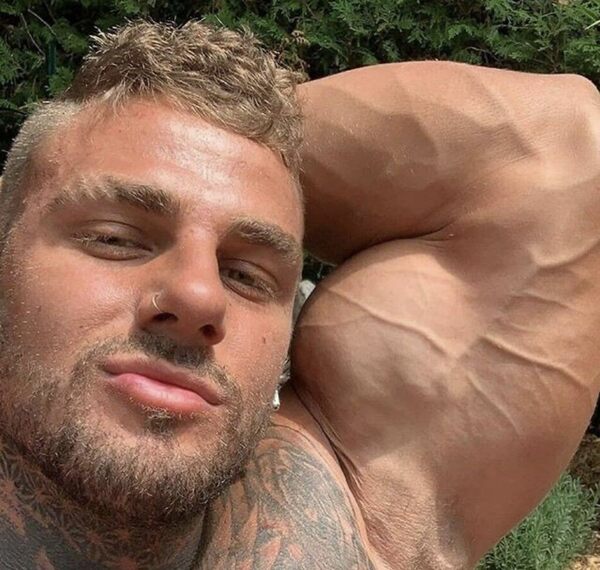 Big blondish muscle