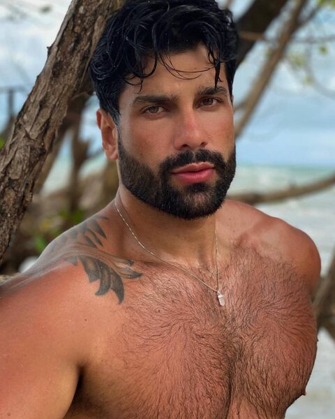 His lips alone are worth the price of admission…