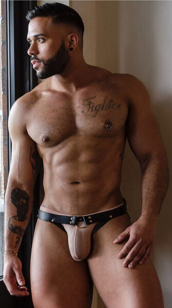 Bulge nicely framed with leather