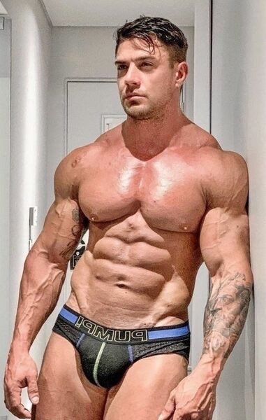 Yes!  Jaco de Bruin is one sexy dude!