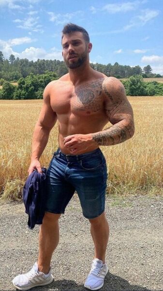 Hot guy wants to be taken for a ride