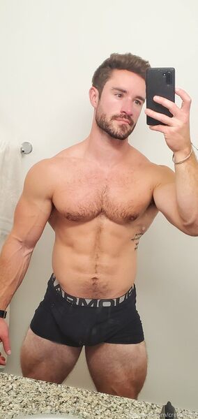 Hoping selfie will get him “muscleboycunt” position…