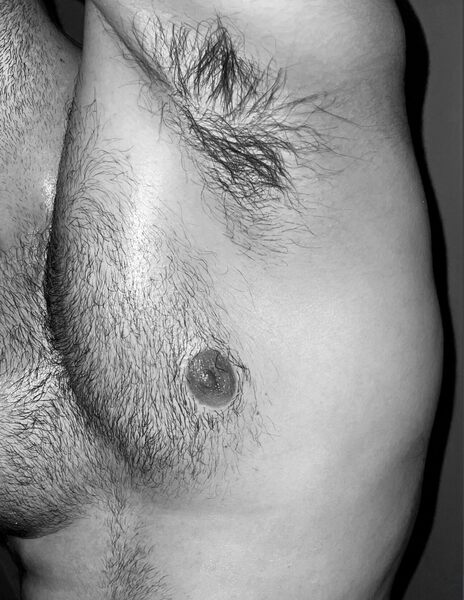 Where does you tongue go first… the nip or the pit…