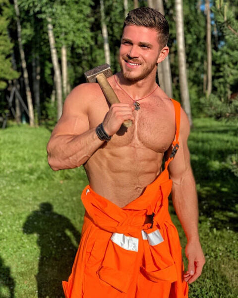 What are the odds of finding two guys in two days who “wanna be your sledgehammer”!