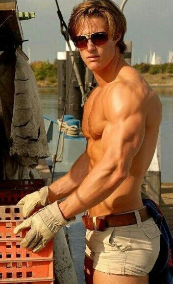 He wears those short shorts well.