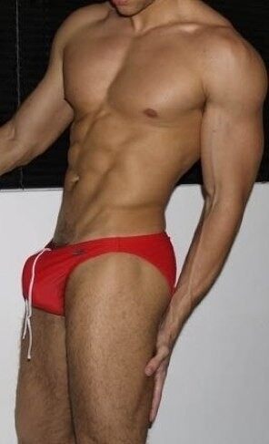 His bulging red Speedo®️