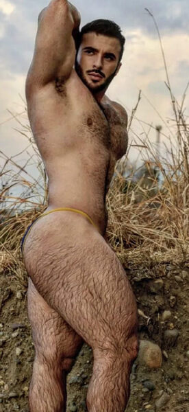 OMG! That butt and those thighs hot as fuck!!!!