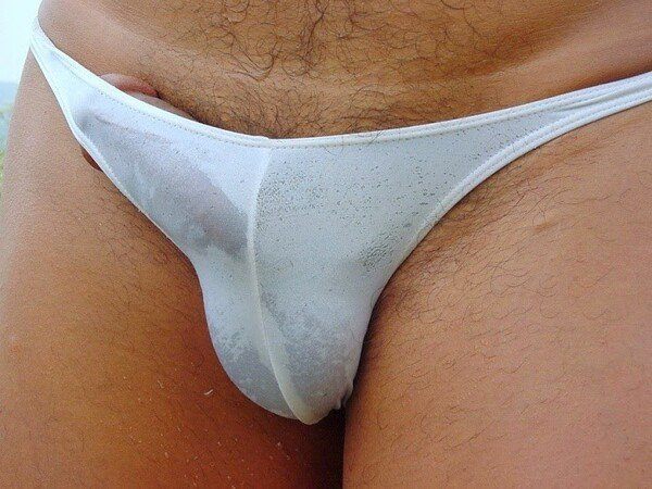 Don’t ya just love a sweaty dick and balls…