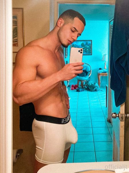 Yep! I think this shot will get me some action…