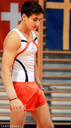 tumblr_ns4hyf9lH31st09qzo1_400.gif