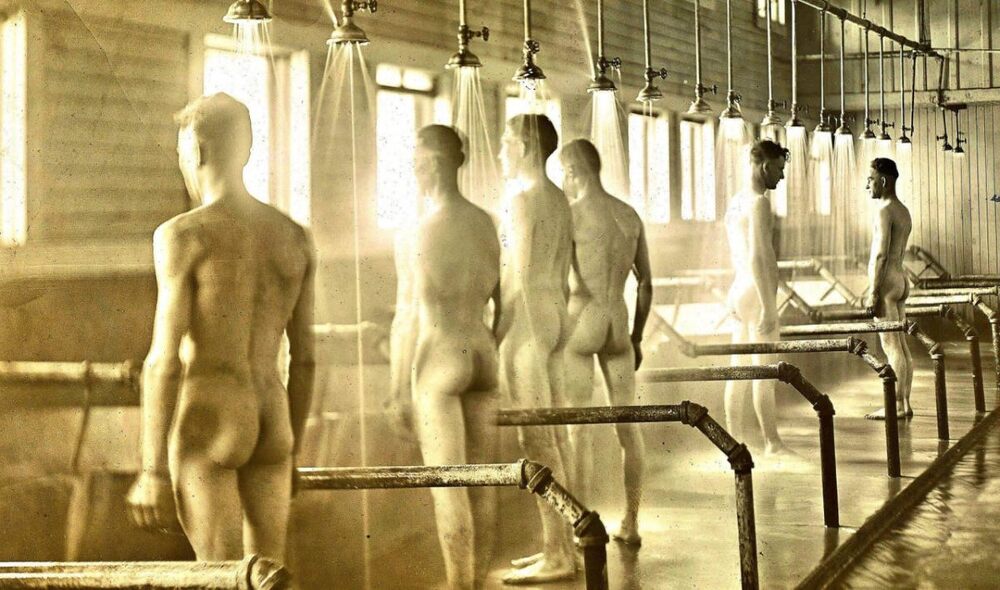 Showers at Camp John Dick Dallas 1918.jpg