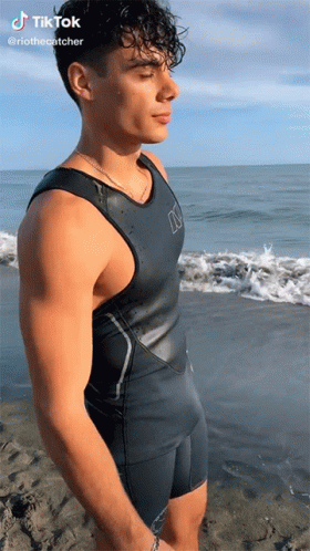 smiling-good-looking-guy.gif