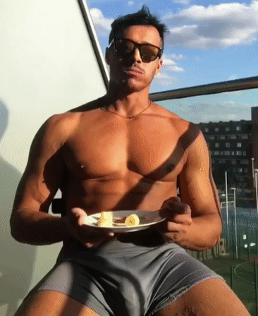 tumblr_oxelo8uVqG1vz80vao1_400.gif