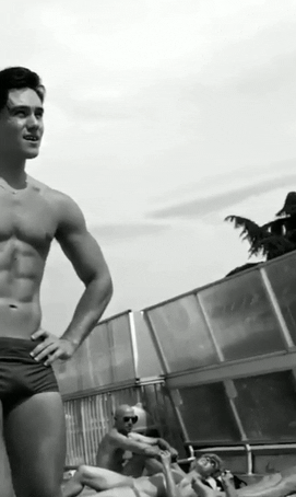 enzo carini... sexy b.gif