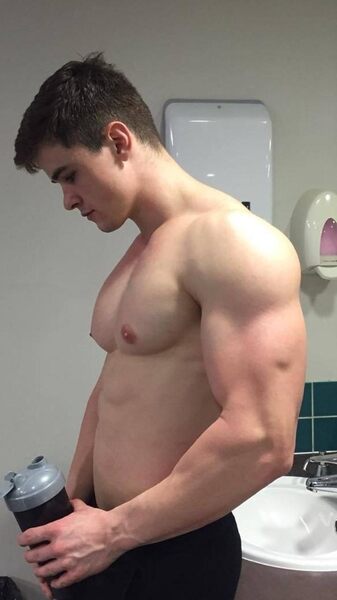 hot-beefcake-men-huge-muscle-pecs-biceps-american-college-jock-bro.jpg