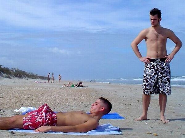 Public-erections-gay-love-41131078-700-525.jpg