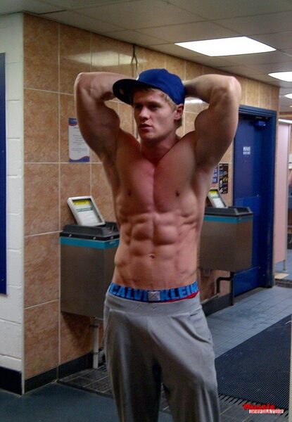 big_cock_guy_selfi-8732.jpg