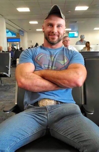 he-s-excited-for-vacation-dwuy3gyztn.jpg