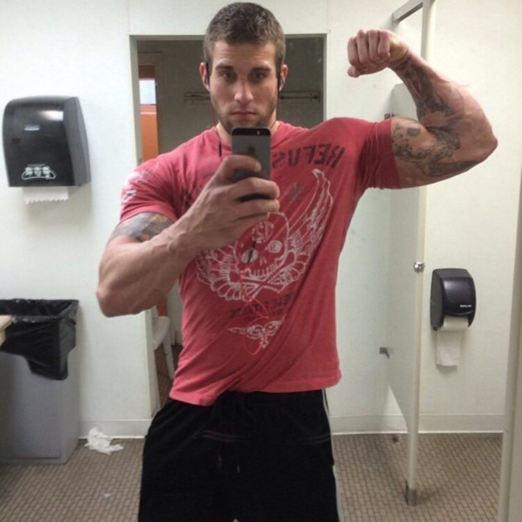 BR Selfie Muscle.jpg