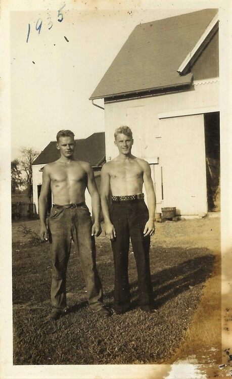 Farm Boys 1935.jpg