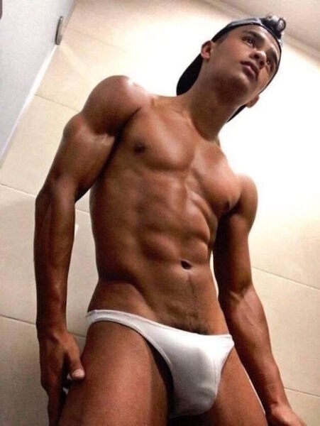 bikini-bulge-cc015.jpg