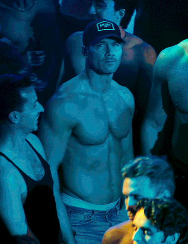 lukemacfarlane3.gif