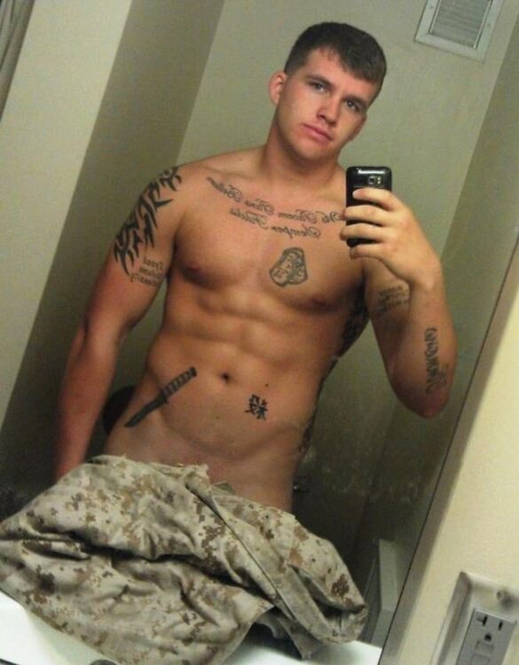Minitary Nude Selfie.jpg
