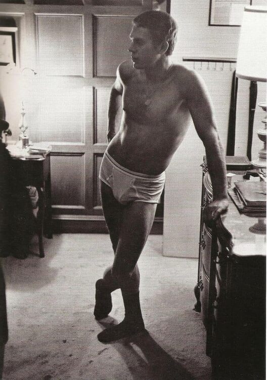 Steve McQueen in his bedroom, 1962 2.jpg