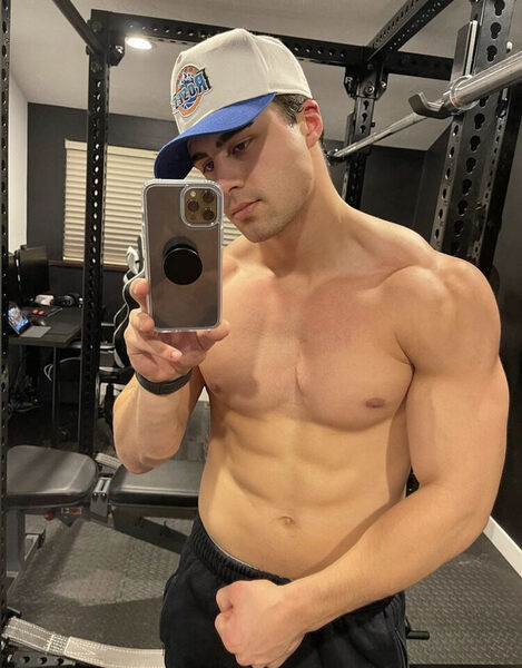 young-shirtless-guy-healthy-looking-fit-body-hunk (4).jpg