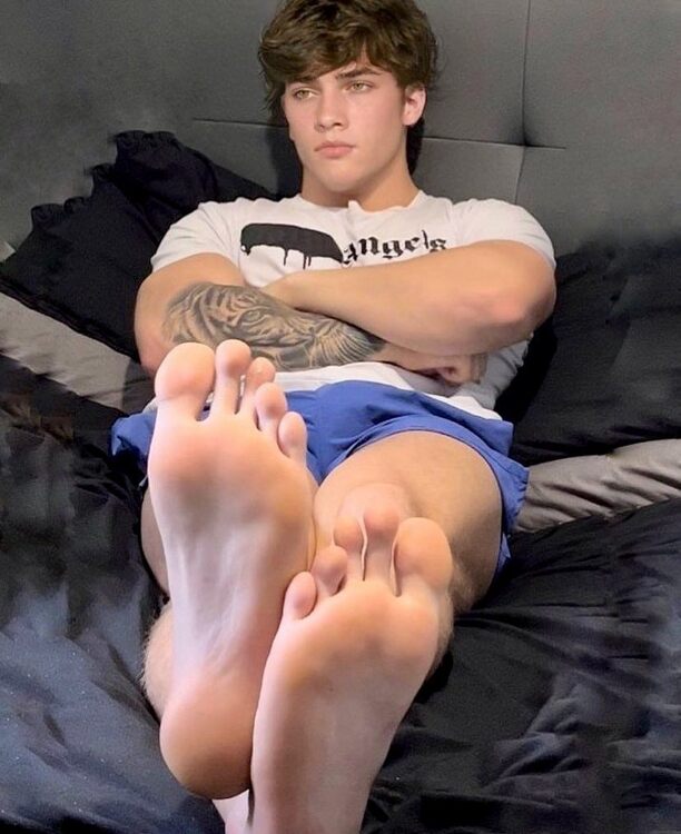 Feet.jpg